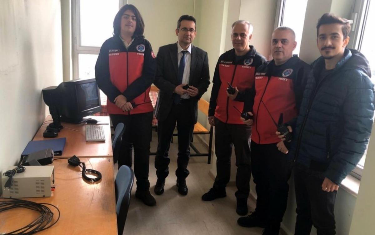 Yunus Emre Anadolu Lisesi&rsquo;ne amat&ouml;r telsiz istasyonu kuruldu