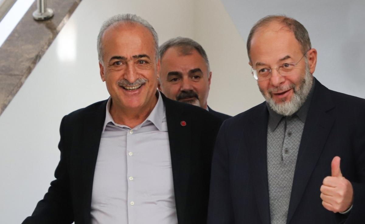 Prof. Dr. Recep Akdağ, Atat&uuml;rk &Uuml;niversitesini ziyaret ederek &ccedil;alışmalar hakkında bilgi aldı