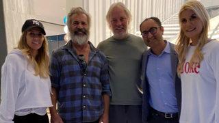 Begüm ve Adnan Şen çifti evlerinde Mel Gibson’ı ağırladı