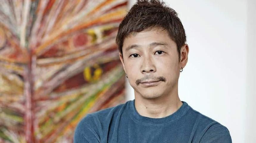  Ay seyahati i&ccedil;in yanına kız arkadaşı arıyor!