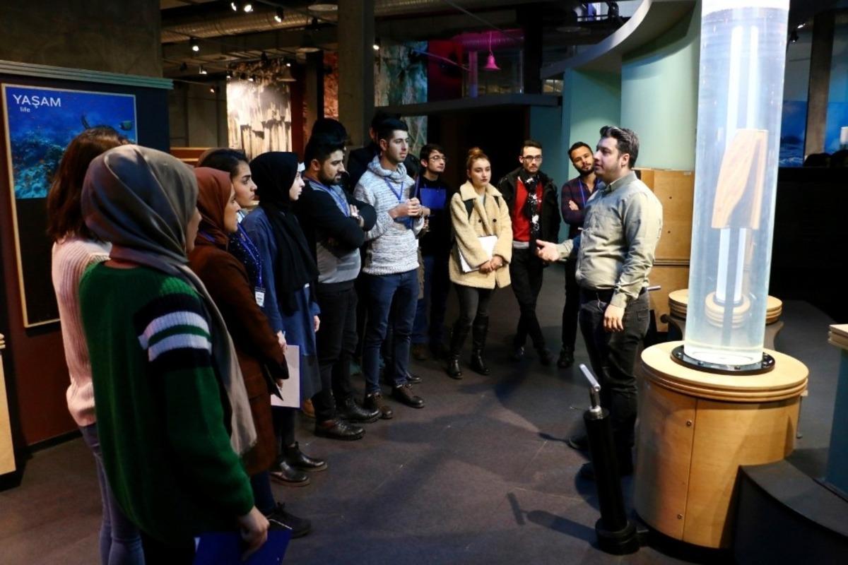 &Ouml;ğretmen adaylarına &lsquo;Bilim Merkezi Eğitimi&rsquo;