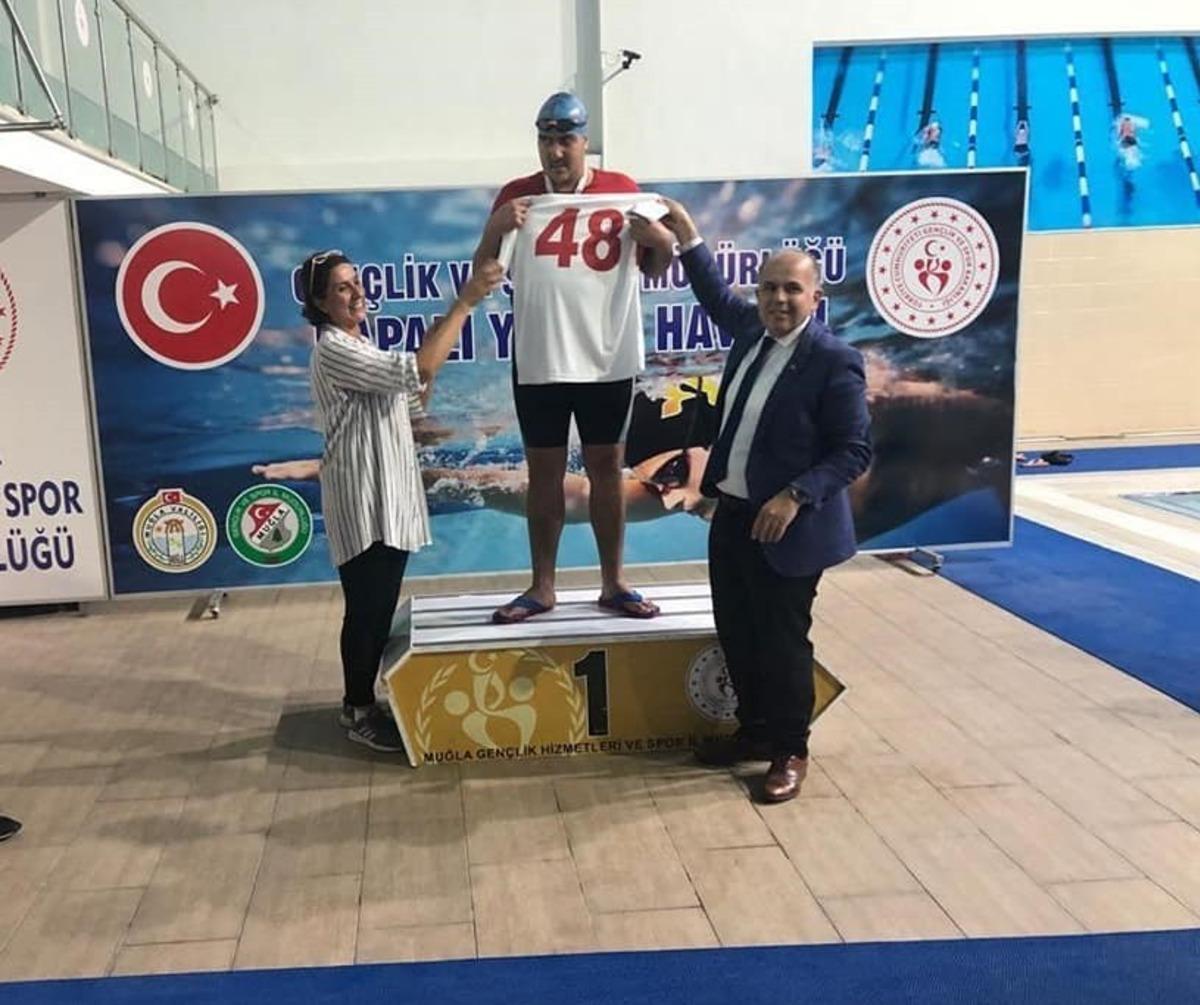 Gen&ccedil;lik ve Spor İl M&uuml;d&uuml;rl&uuml;ğ&uuml; &ouml;zel sporcusu y&uuml;zme yarışlarında birinci oldu