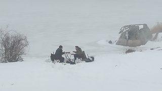 Kütahya'daki Krater Gölü buz tuttu! Mangalını alan oraya koştu