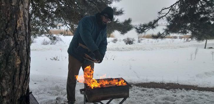Kütahya'daki Krater Gölü buz tuttu! Mangalını alan oraya koştu G3