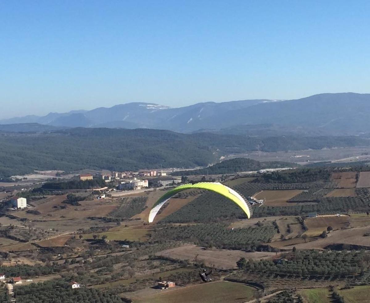 Osmaneli&rsquo;nde yama&ccedil; paraş&uuml;t&uuml; u&ccedil;uş denemeleri başladı