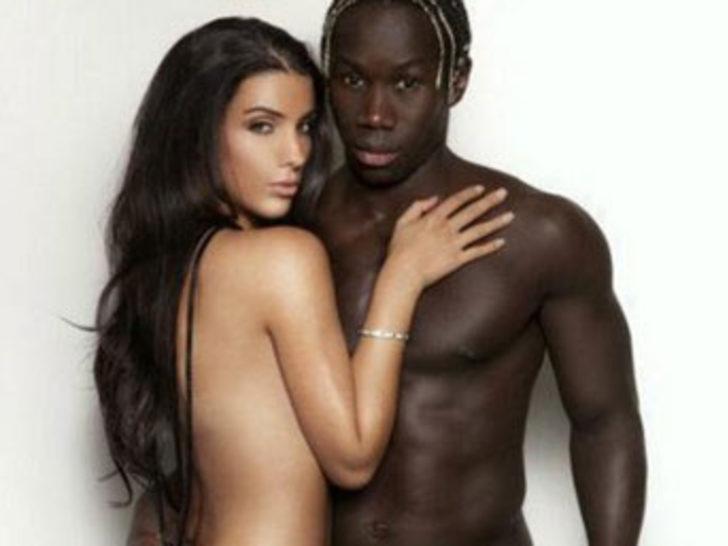 Eşleriyle birlikte soyundular G2