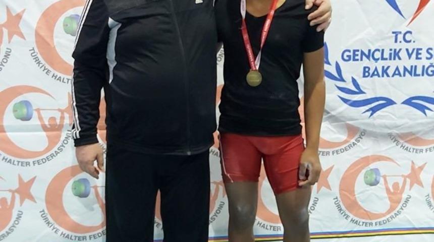 Edirne &ccedil;ocuk evlerinden b&uuml;y&uuml;k başarı