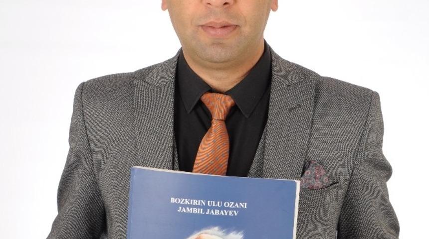 Kazaklar&rsquo;ın Ulu Ozanı T&uuml;rk&ccedil;e&rsquo;ye &ccedil;evrildi