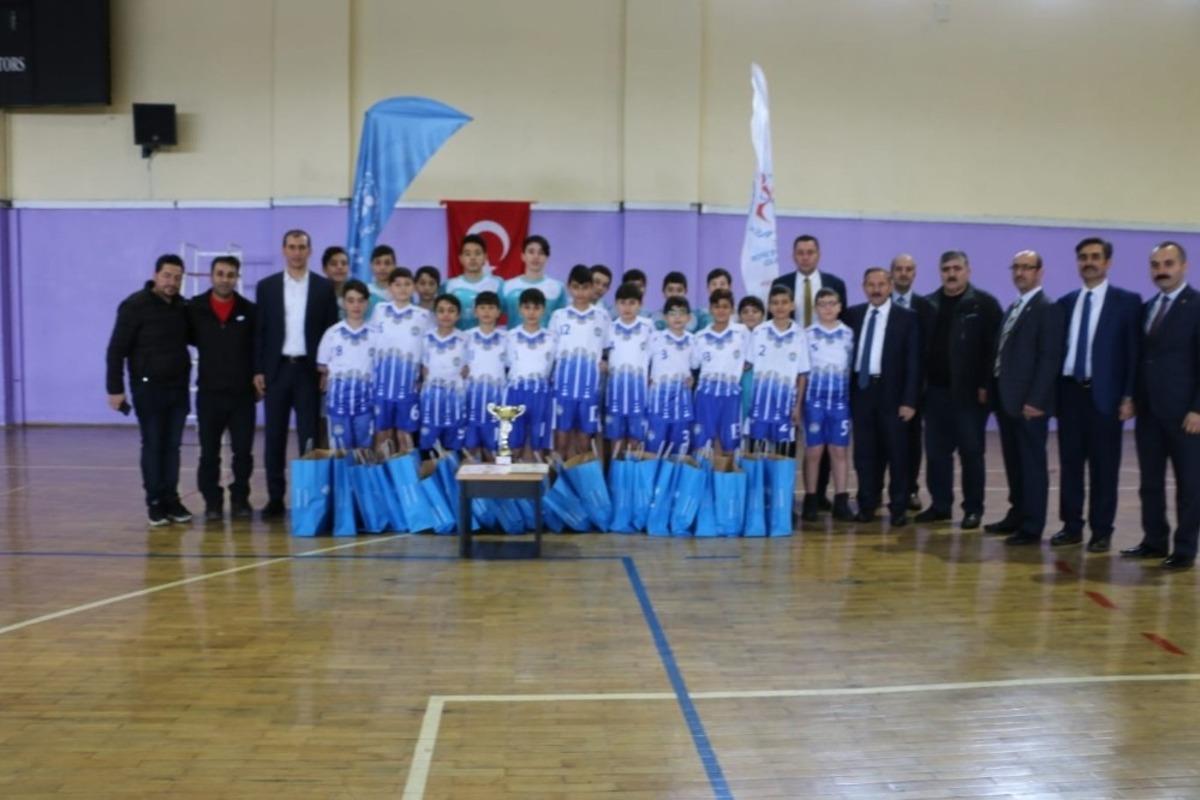 Voleybolcular &ouml;d&uuml;llendirildi