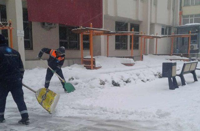 Hakkari’de kar temizleme çalışması