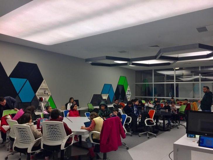 Çocuk Meclisi Üyeleri Robotik Kodlamayı Deneyimledi G3