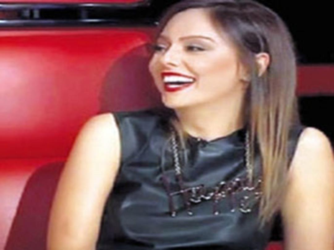 Ebru G&uuml;ndeş'in kolyesi olay oldu