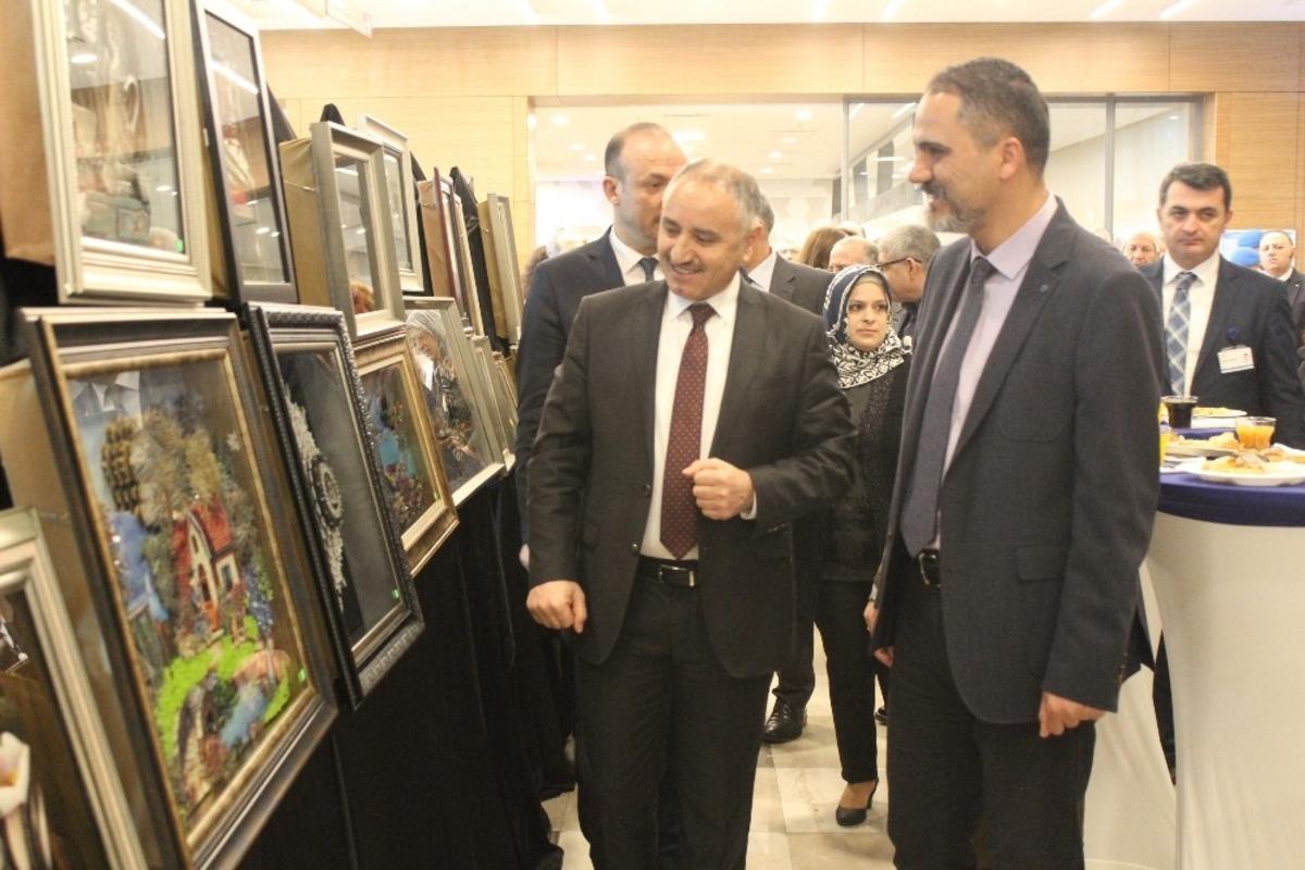 Elazığ&rsquo;da hasta yakınlarından "K&uuml;lt&uuml;r Şehri Harput"  sergisi