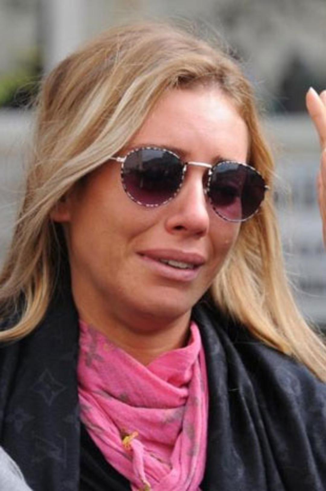 Sinem Kobal'ı Arda Turan teselli etti