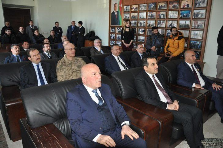 Azerbaycan’ın 100. yıl anısına madalya verildi G2