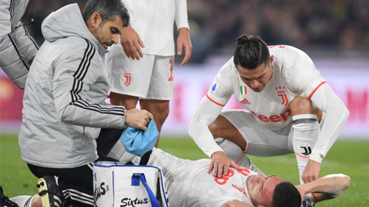 Merih Demiral'dan k&ouml;t&uuml; haber! Sezonu kapattı