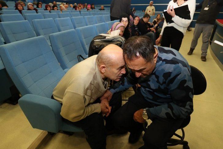 Feridun Kunak konferansta 100 kişiyi muayene etti G1