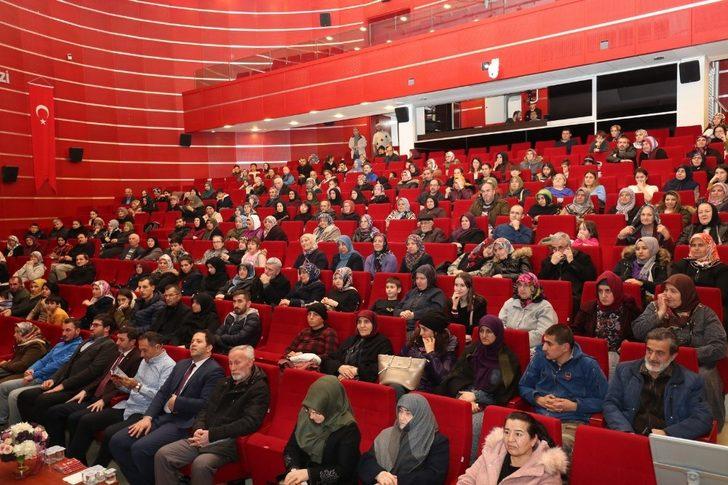 Feridun Kunak konferansta 100 kişiyi muayene etti G4