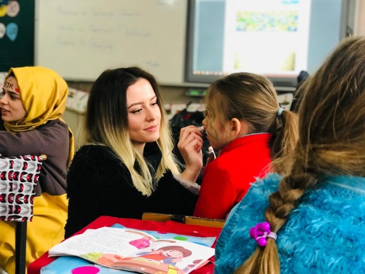 &rsquo;Kardeşim &Uuml;ş&uuml;mesin&rsquo; projesi miniklerin y&uuml;z&uuml;n&uuml; g&uuml;l&uuml;msetmeye devam ediyor