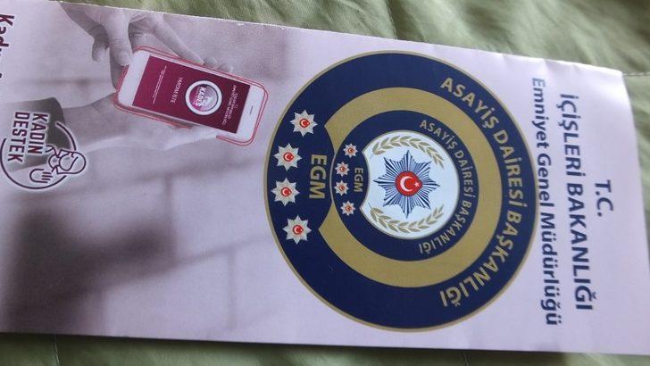 Balıkesir’de, Kadın Polisler, kadın şiddetine dikkat çekmek için broşür dağıttı G4