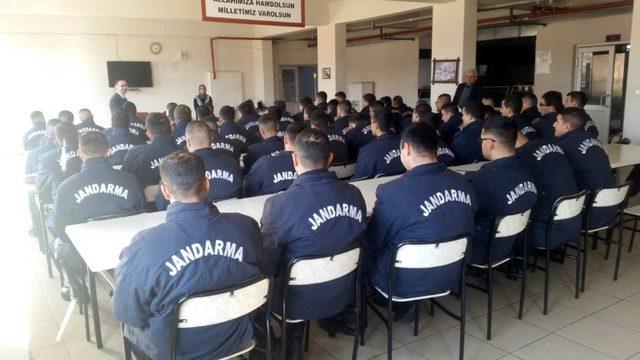 Jandarma personeli ’Kadına şiddetle mücadele’ eğitiminden geçti