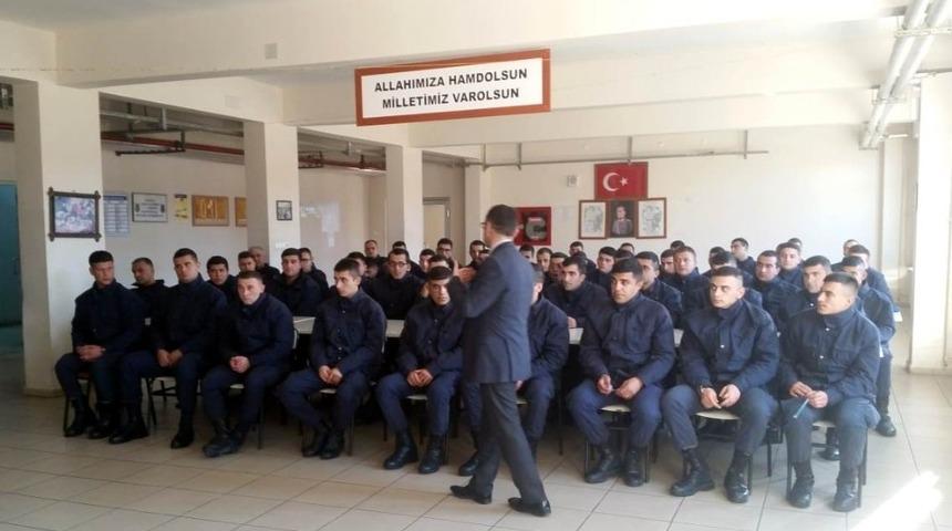 Jandarma personeli &rsquo;Kadına şiddetle m&uuml;cadele&rsquo; eğitiminden ge&ccedil;ti