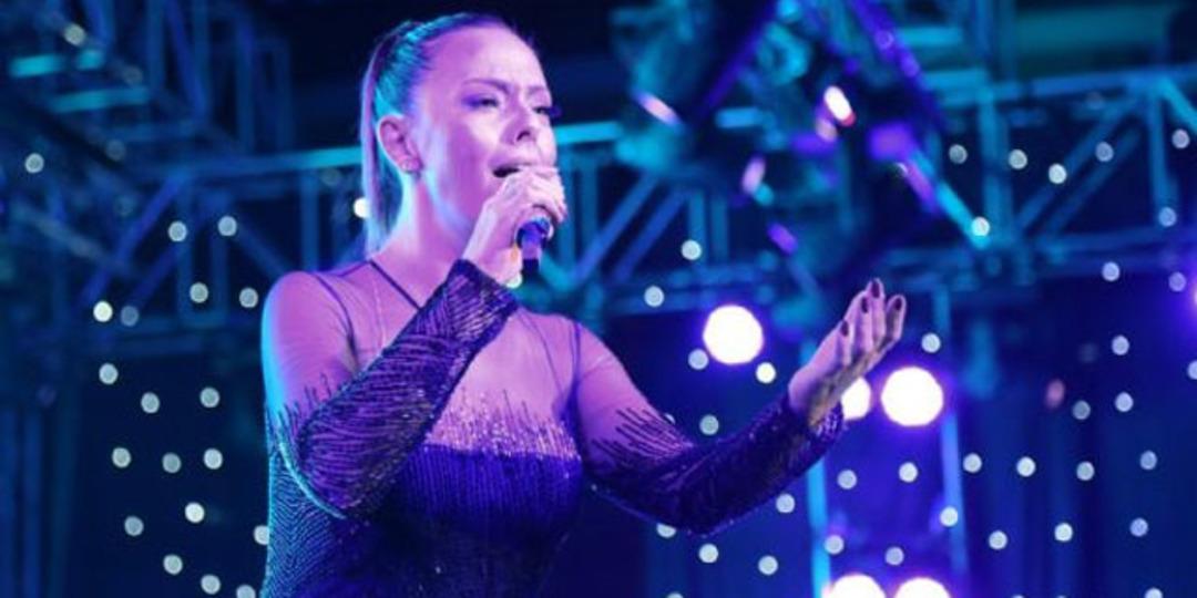 Ebru G&uuml;ndeş b&uuml;y&uuml;ledi