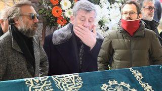 Metin Şentürk babasını toprağa verdi! Dostları yalnız bırakmadı