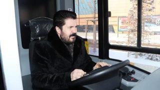 Savcı Sayan direksiyon başına geçti, otobüs tanıttı: Hastabüs ve öğretmenbüsler yolda