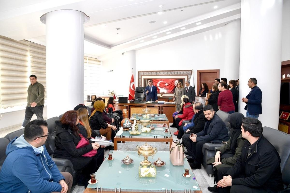 G&uuml;rkan: "Şehrimizin değerlerini g&ouml;steren yeni materyaller ortaya &ccedil;ıkarmalıyız"