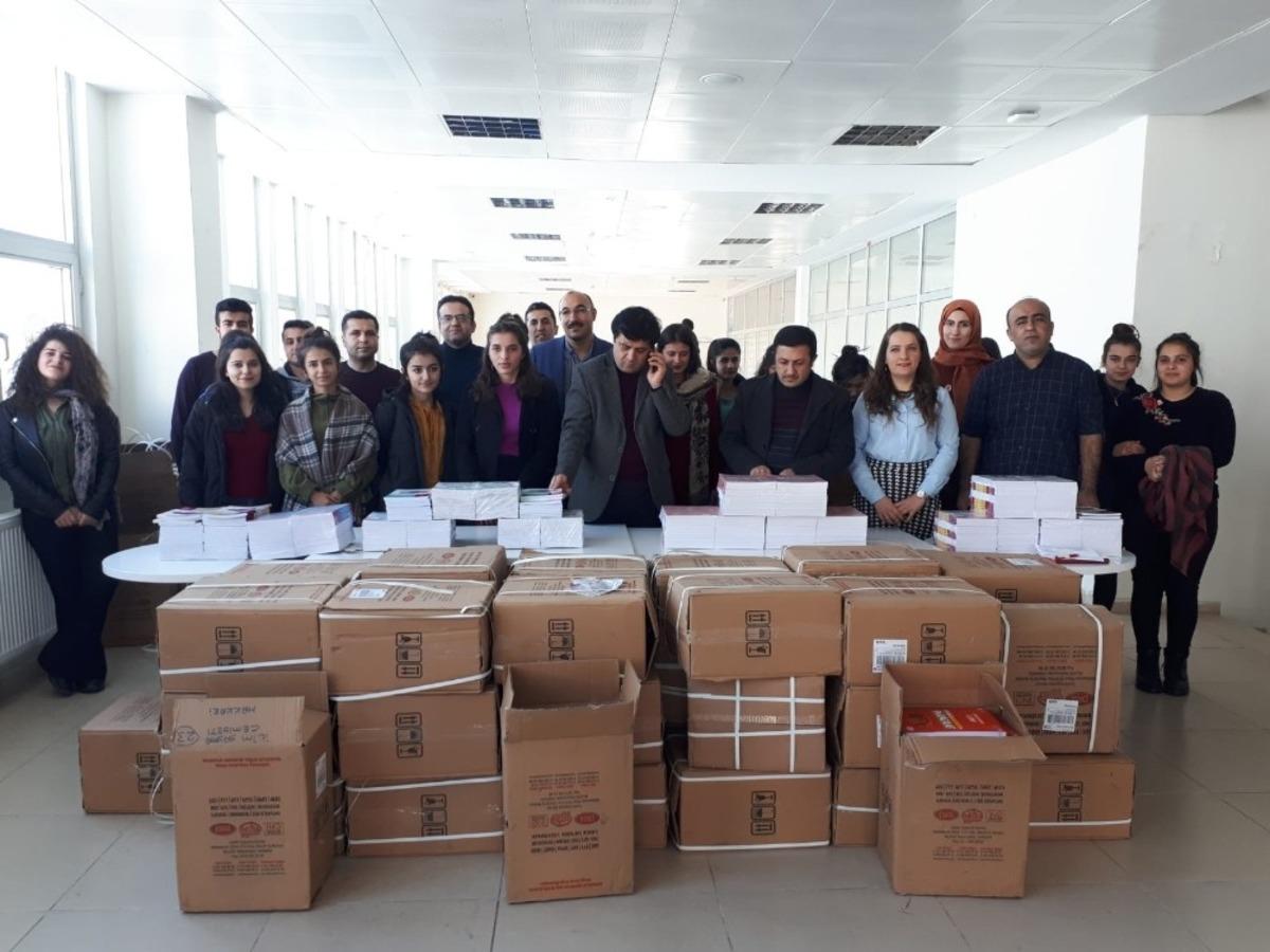 &Ccedil;ukurcalı &ouml;ğrencilere kitap desteği