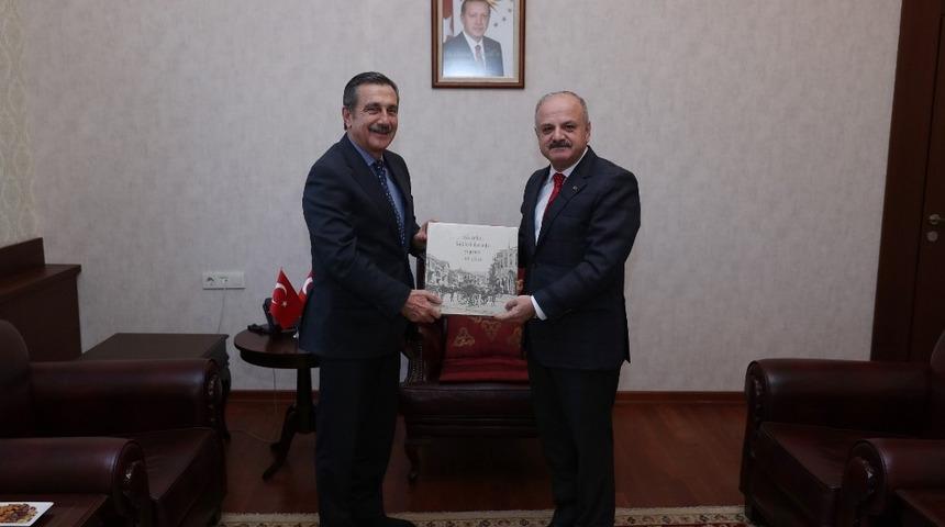 Vali &Ccedil;akacak, Tepebaşı Belediye Başkanı Ata&ccedil;&rsquo;ı kabul etti