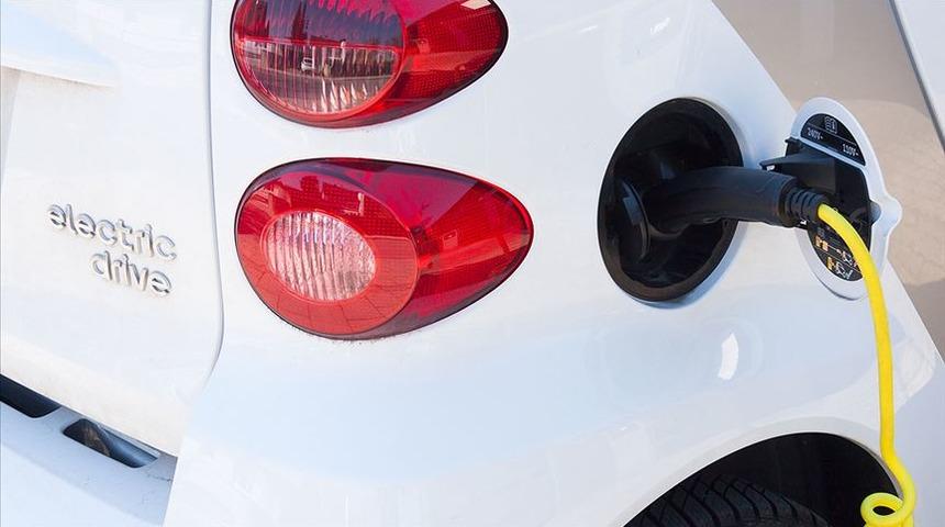 Almanya'da elektrikli otomobile geçiş 410 bin kişinin işsiz kalmasına neden olabilir