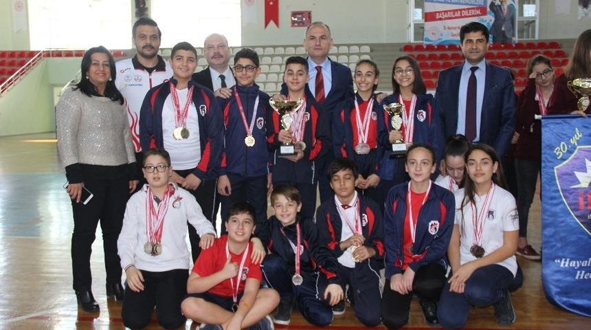 İskenderun&rsquo;da "Y&uuml;zme Bilmeyen Kalmasın" Şampiyonası