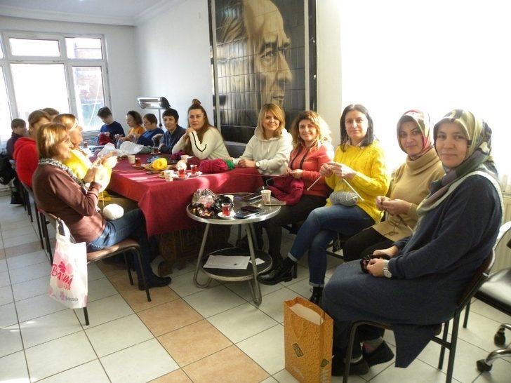 Kadınlar çocuklar için örgü ördü G4