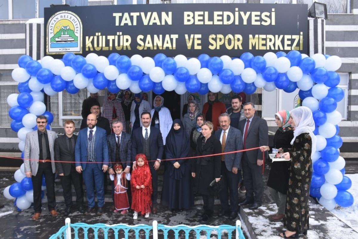 Tatvan Belediyesi K&uuml;lt&uuml;r, Sanat ve Spor Merkezi a&ccedil;ıldı