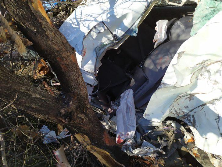 Elazığ'da feci kaza! Araç hurdaya döndü! G1