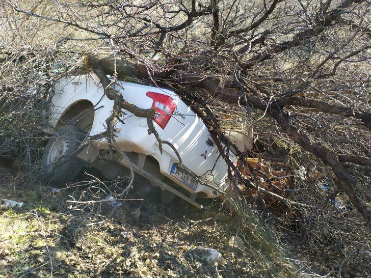 Elazığ'da feci kaza! Araç hurdaya döndü! G3