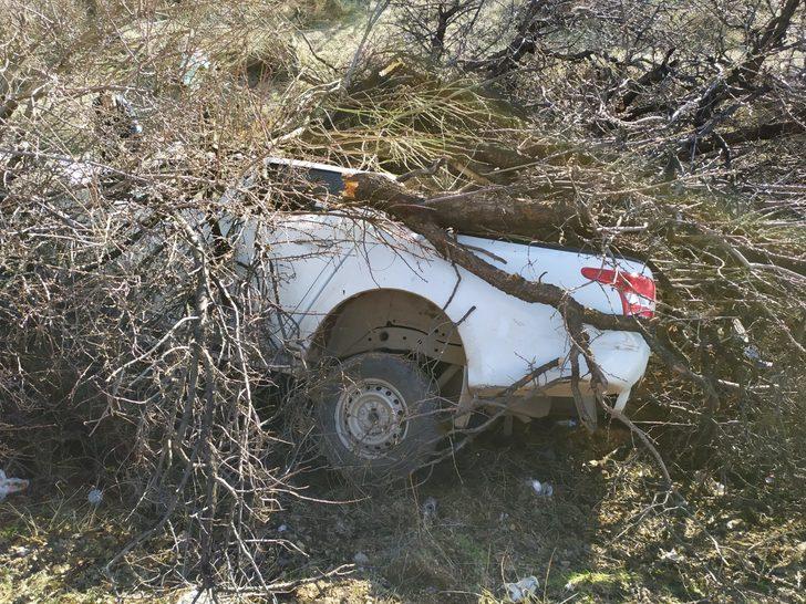 Elazığ'da feci kaza! Araç hurdaya döndü! G4