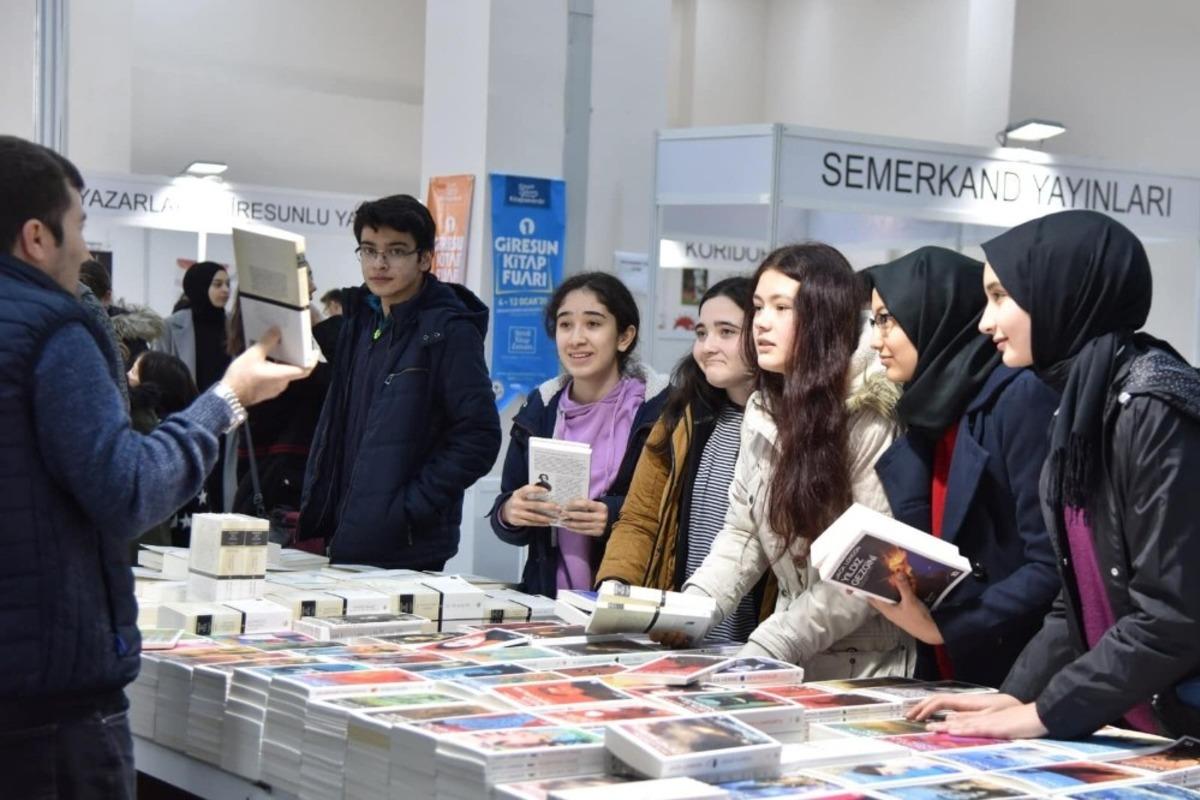 Giresun&rsquo;da ilk kez d&uuml;zenlenen kitap fuarına 50 bin kişi katıldığı a&ccedil;ıkalandı