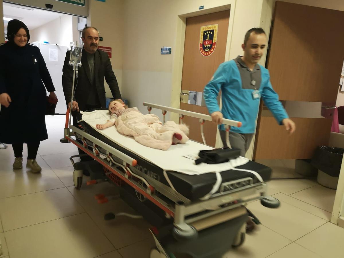 Bursa'da s&uuml;t zannettiği deterjanı i&ccedil;en 4 yaşındaki Yağmur hastanelik oldu