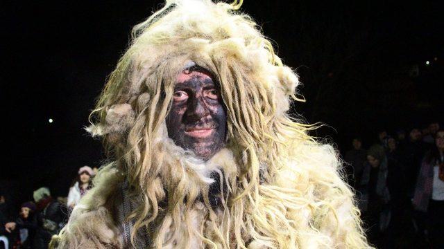 Görüntüler Trabzon'dan! Birbirinden farklı kostümlerle Kalandar'ı kutladılar!