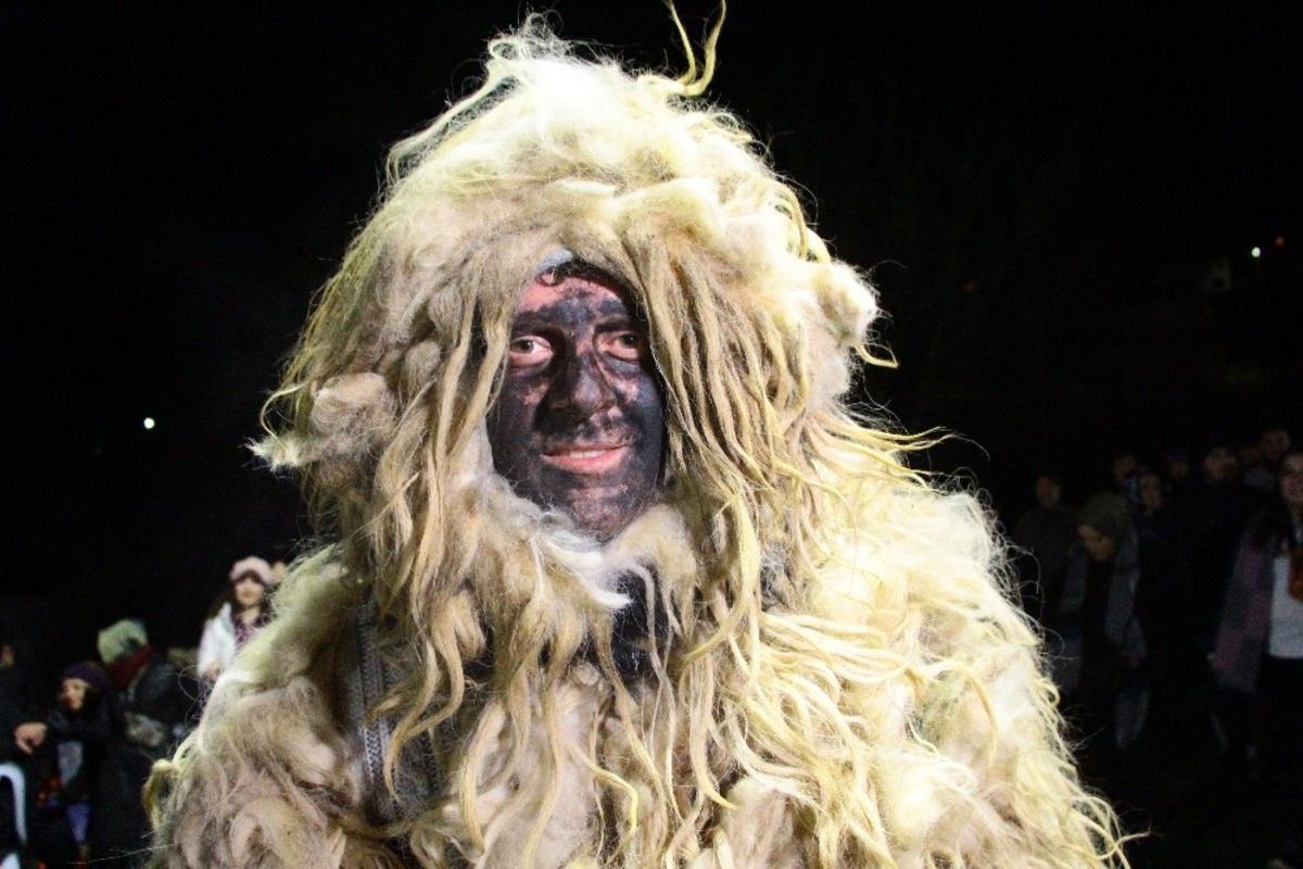 G&ouml;r&uuml;nt&uuml;ler Trabzon'dan! Birbirinden farklı kost&uuml;mlerle Kalandar'ı kutladılar!