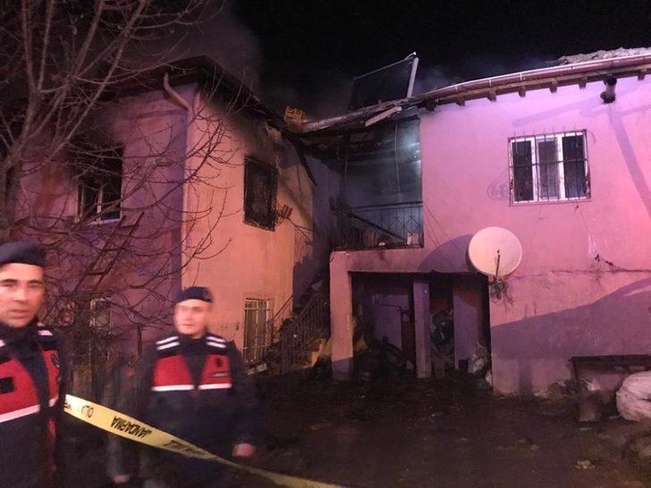 Niğde'de iki katlı evde yangın faciası! 4 kişi öldü, 3 kişi yaralandı G4