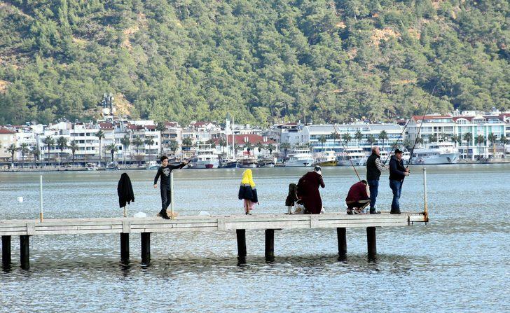 Marmaris'te ocak ayında bahar havası! Sahiller doldu taştı G4