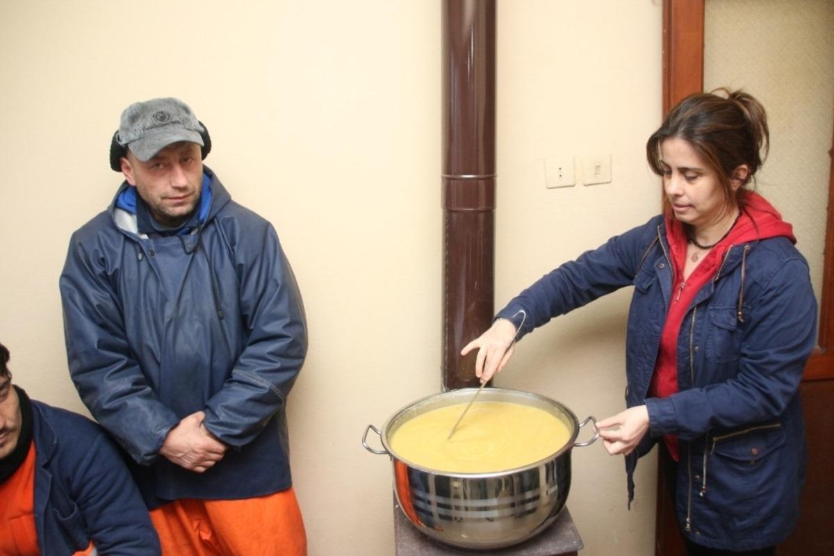 Başkan Yanmaz temizlik personeli ile sabah &ccedil;orbası i&ccedil;ti