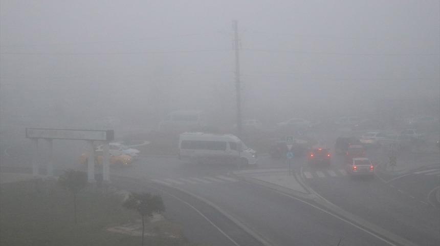 Sakarya'da sis nedeniyle görüş mesafesi 30 metreye düştü