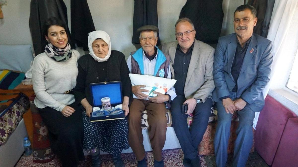 Milas&rsquo;ta 334 yaşlı &ccedil;ift evinde ziyaret edildi