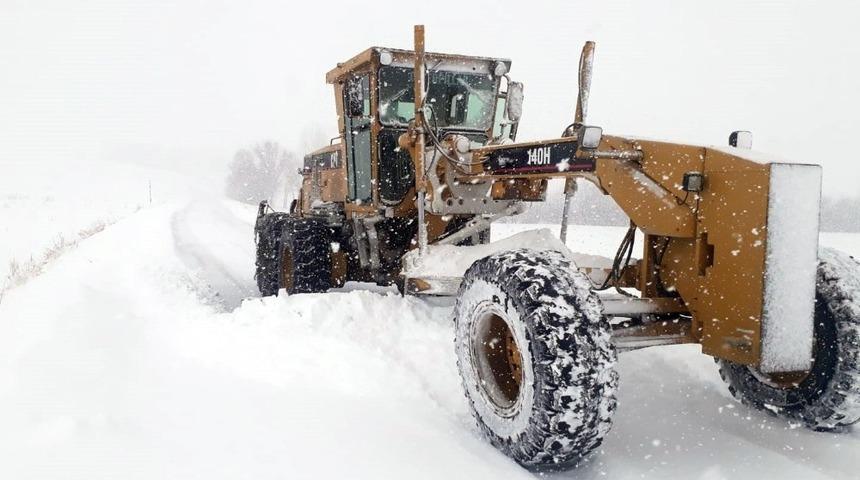 Van&rsquo;da 143 yerleşim yerinin yolu ulaşıma kapandı