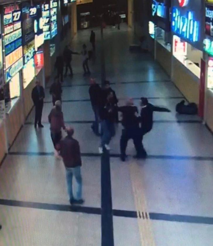 Kavgayı ayırmak isterken hayatını kaybetti! O anlar kamerada G2